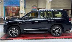 تۆیۆتا لاند کروزەر